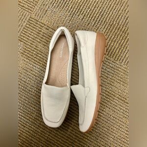 Easy Spirit Abide 8 SEABIDE8 Womens Cream  Leather Loafer Flats Shoes Sz 11 M